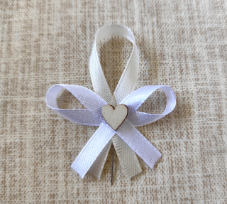 Svadobné pierko Love krémové